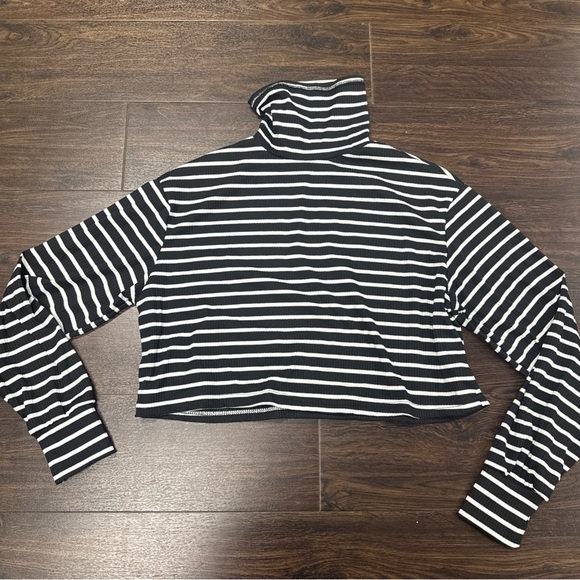 SHEIN Tops - SHEIN Black and White Striped Turtleneck Crop Top NWOT